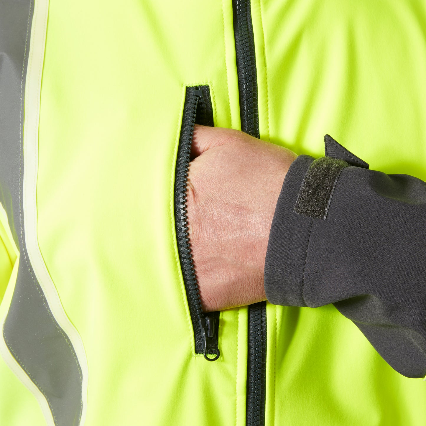 74055 UC-ME HI VIS SOFTSHELL JACKET